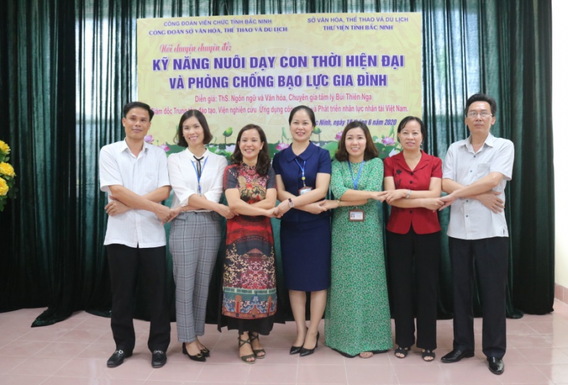 Thư viện tỉnh Bắc Ninh tổ chức Nói chuyện chuyên đề: “Kỹ năng nuôi dạy con thời hiện đại và phòng chống bạo lực gia đình”
