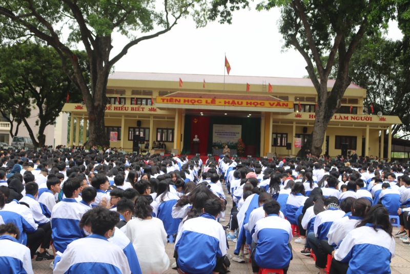 Thư viện tỉnh Bắc Ninh tổ chức nói chuyện chuyên đề “Văn hóa đọc với kỹ năng an toàn mạng xã hội và phòng chống bạo lực học đường”