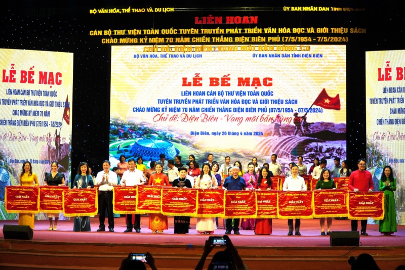 Thư viện tỉnh Bắc Ninh đạt giải nhất toàn đoàn tại Liên hoan Cán bộ thư viện toàn quốc tuyên truyền phát triển văn hóa đọc và giới thiệu sách Chào mừng Kỷ niệm 70 năm Chiến thắng Điện Biên Phủ