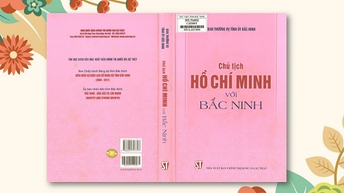 Đội tuyển Thư viện tỉnh Bắc Ninh giới thiệu cuốn sách “Chủ tịch Hồ Chí Minh với Bắc Ninh”
